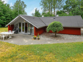 Bright Holiday Home in Jutland near the Lake